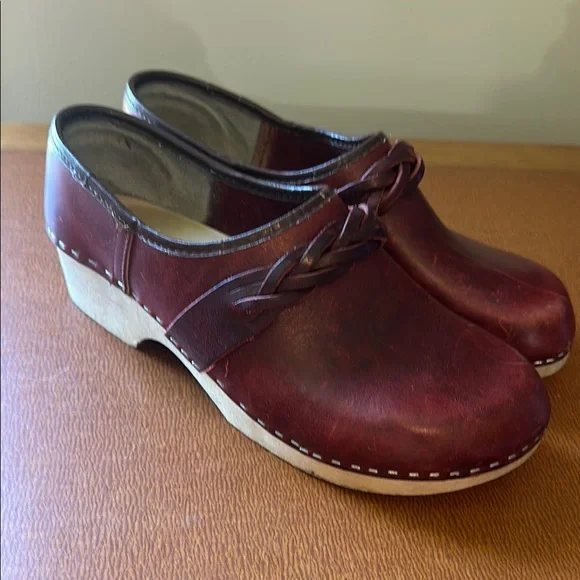 Women's Burgundy Leather Mules - Picture 10 of 10
